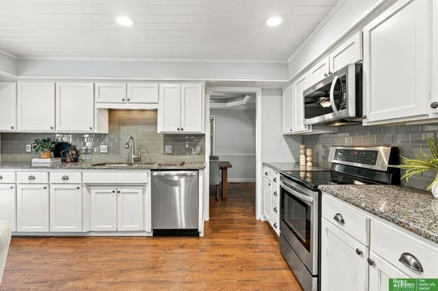 910 Wolf Lane, Bellevue, NE 68005