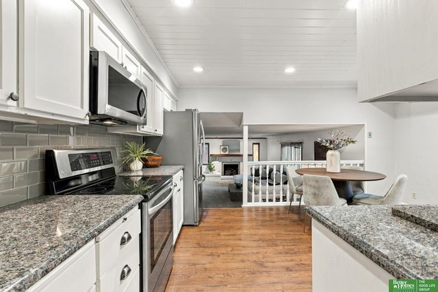 910 Wolf Lane, Bellevue, NE 68005