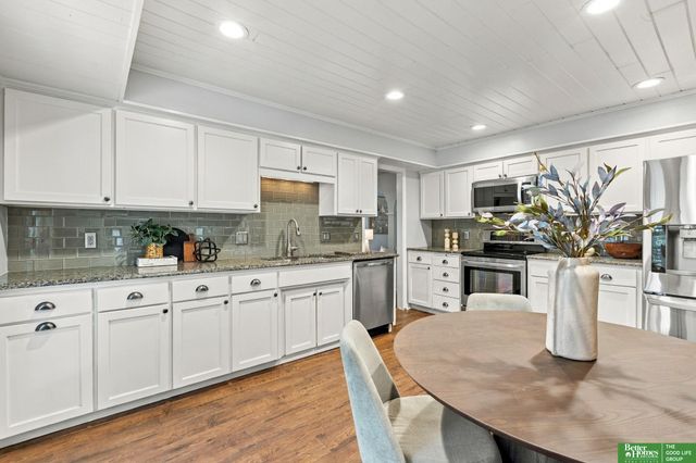 910 Wolf Lane, Bellevue, NE 68005