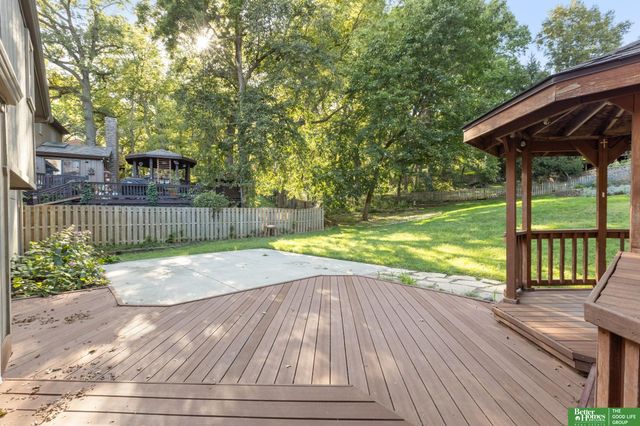 910 Wolf Lane, Bellevue, NE 68005