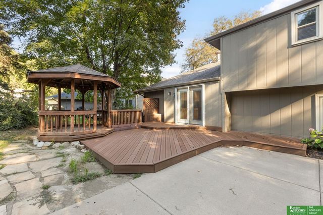 910 Wolf Lane, Bellevue, NE 68005