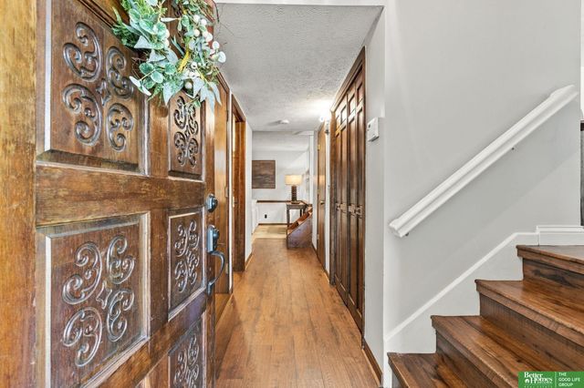 910 Wolf Lane, Bellevue, NE 68005