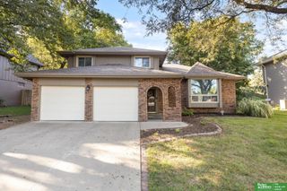 910 Wolf Lane, Bellevue, NE 68005