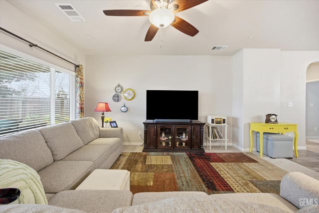 9111 Ribston Ave, Bakersfield, CA 93312