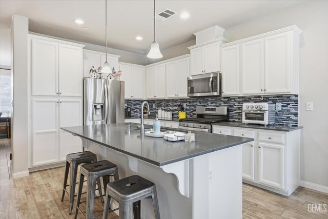 9111 Ribston Ave, Bakersfield, CA 93312