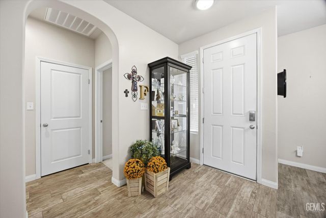 9111 Ribston Ave, Bakersfield, CA 93312