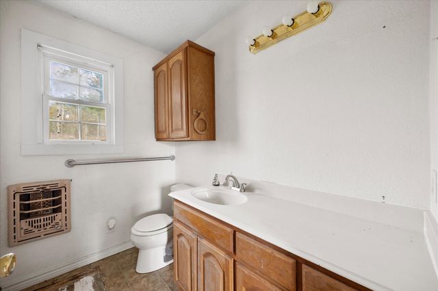 502 S Elm Street, Celeste, TX 75423