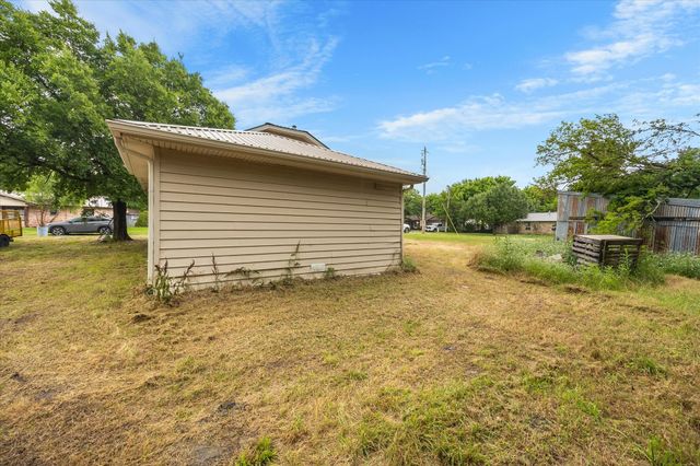 502 S Elm Street, Celeste, TX 75423