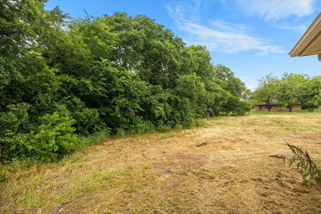 502 S Elm Street, Celeste, TX 75423
