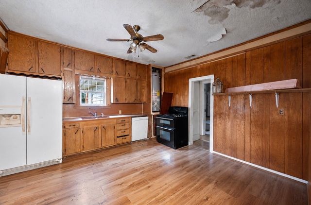 502 S Elm Street, Celeste, TX 75423