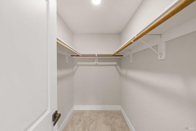 172 Salinas Dr, Vacaville, CA 95688