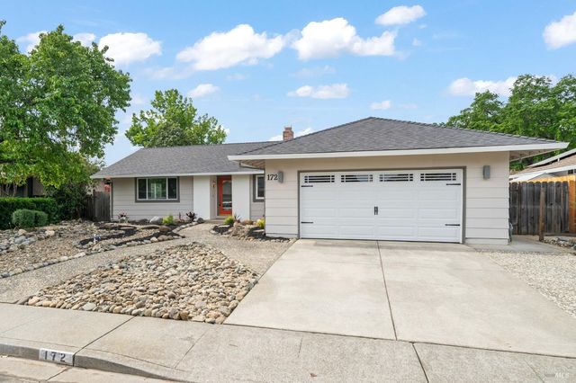 172 Salinas Dr, Vacaville, CA 95688