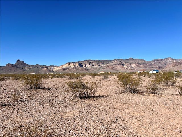 5384 S Opal Road, Golden Valley, AZ 86413