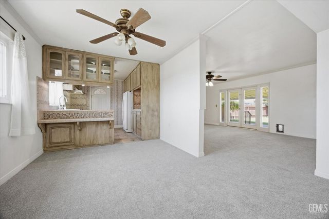 1020 Roberts Lane, Bakersfield, CA 93308