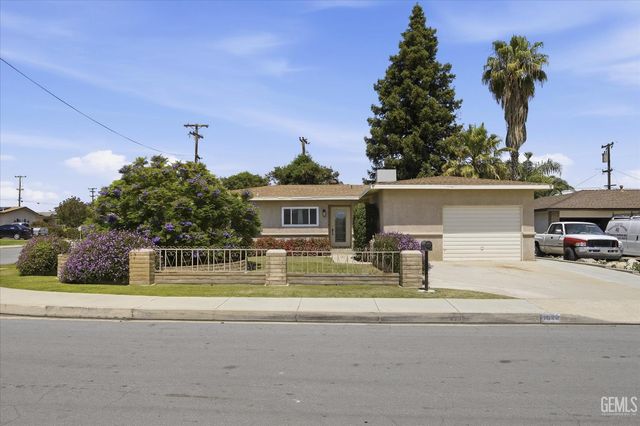 1020 Roberts Lane, Bakersfield, CA 93308