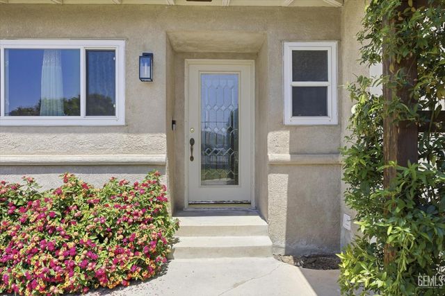 1020 Roberts Lane, Bakersfield, CA 93308
