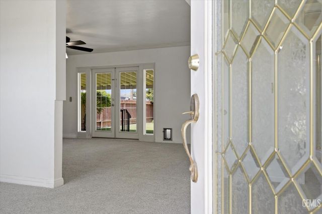 1020 Roberts Lane, Bakersfield, CA 93308