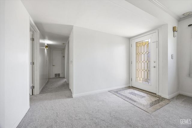 1020 Roberts Lane, Bakersfield, CA 93308