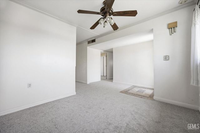 1020 Roberts Lane, Bakersfield, CA 93308