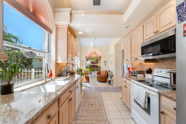 2370 Saratoga Bay Drive, West Palm Beach, FL 33409