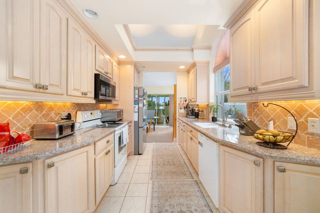 2370 Saratoga Bay Drive, West Palm Beach, FL 33409