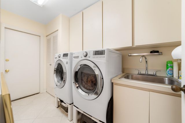 2370 Saratoga Bay Drive, West Palm Beach, FL 33409