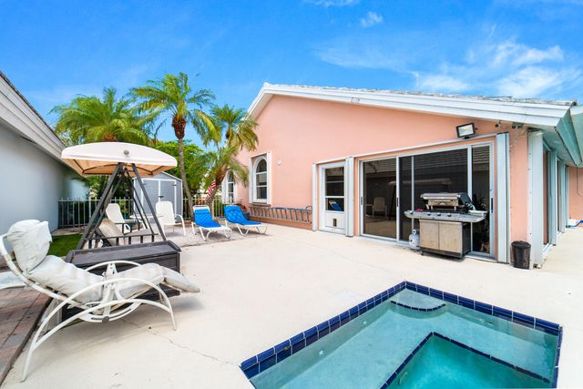 2370 Saratoga Bay Drive, West Palm Beach, FL 33409