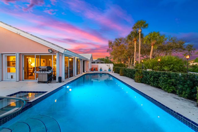 2370 Saratoga Bay Drive, West Palm Beach, FL 33409