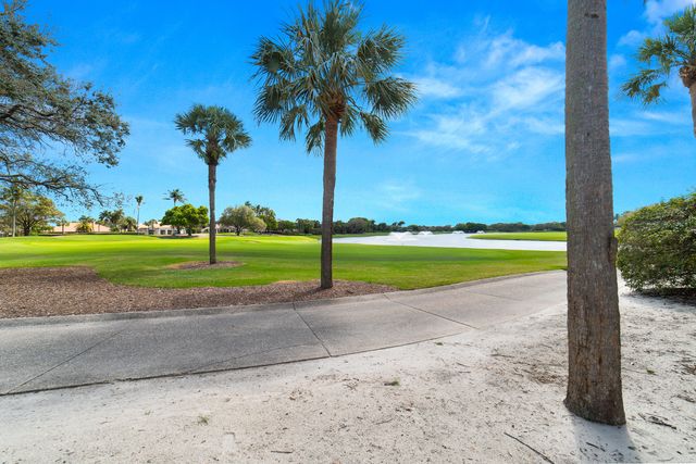 2370 Saratoga Bay Drive, West Palm Beach, FL 33409