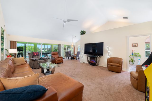 2370 Saratoga Bay Drive, West Palm Beach, FL 33409