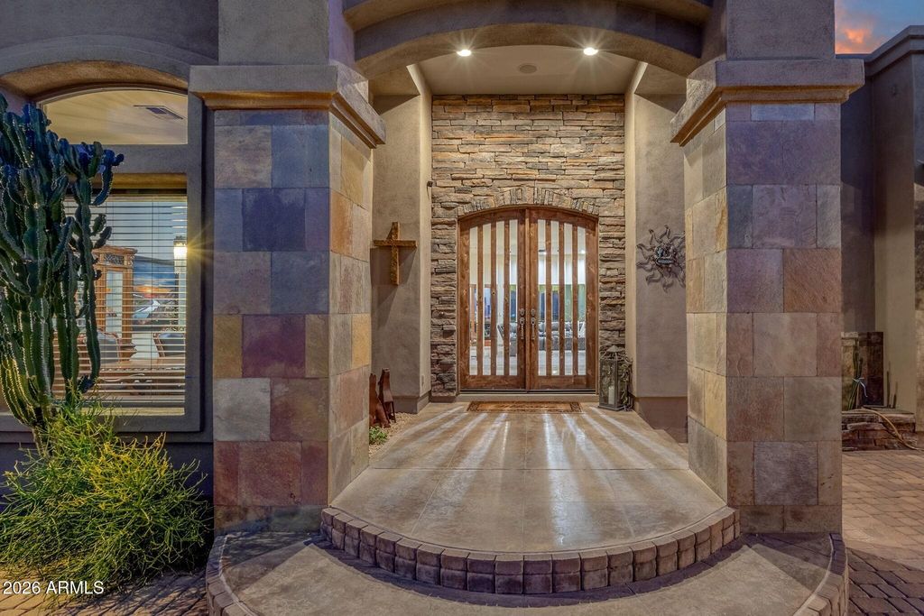 Image 8 of property listing at 15105 E CAMELVIEW Drive, Fountain Hills, AZ 85268