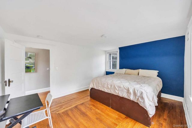 14 Jefferson Street, Port Washington, NY 11050