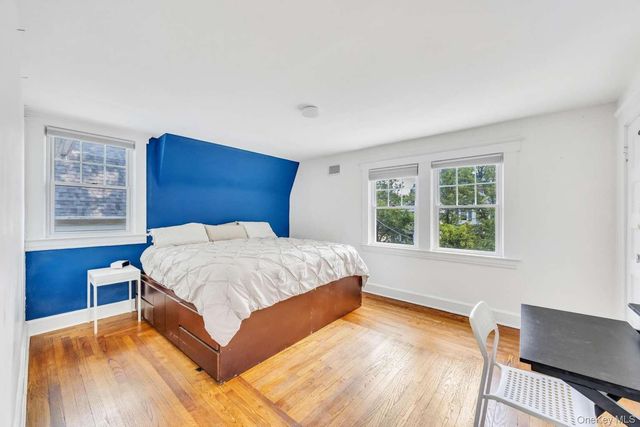 14 Jefferson Street, Port Washington, NY 11050