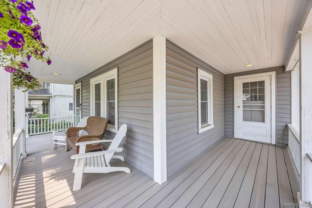 14 Jefferson Street, Port Washington, NY 11050