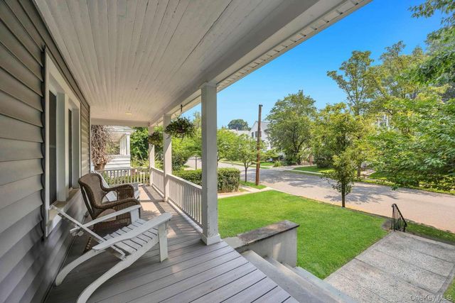 14 Jefferson Street, Port Washington, NY 11050