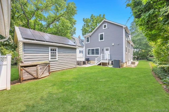 14 Jefferson Street, Port Washington, NY 11050
