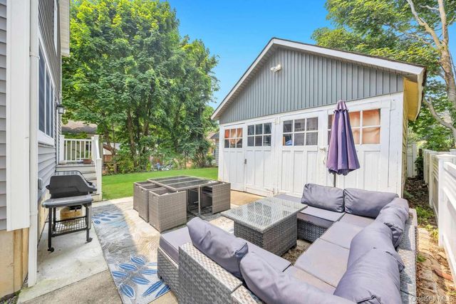 14 Jefferson Street, Port Washington, NY 11050