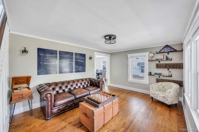 14 Jefferson Street, Port Washington, NY 11050