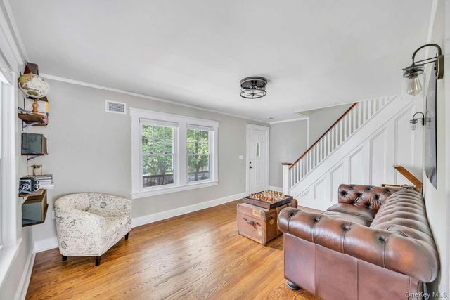 14 Jefferson Street, Port Washington, NY 11050