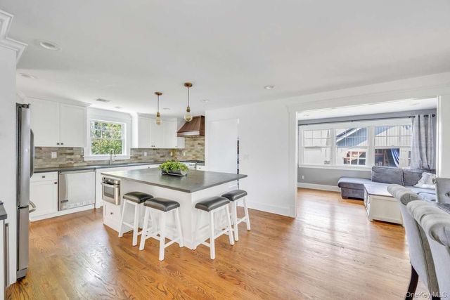14 Jefferson Street, Port Washington, NY 11050