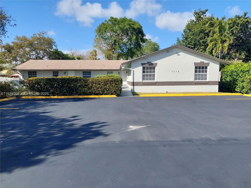 2319 S Johnson St 4, Hollywood, FL 33020