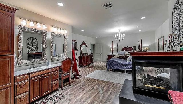 207 Regal Row, Houma, LA 70360