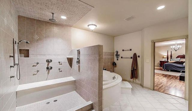 207 Regal Row, Houma, LA 70360