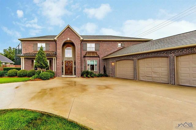 207 Regal Row, Houma, LA 70360