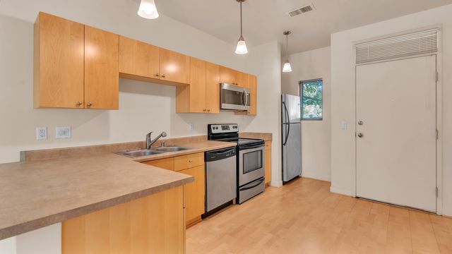 306 BEL VEDERE Lane NE, Albuquerque, NM 87102