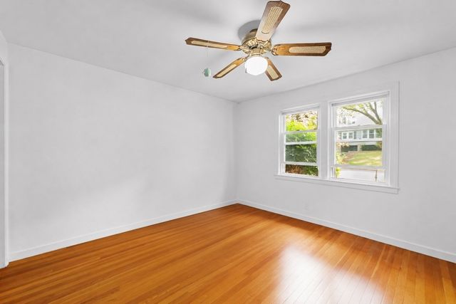 16 Mars Dr, Shrewsbury, MA 01545