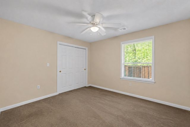 16 Mars Dr, Shrewsbury, MA 01545