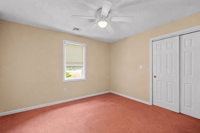16 Mars Dr, Shrewsbury, MA 01545