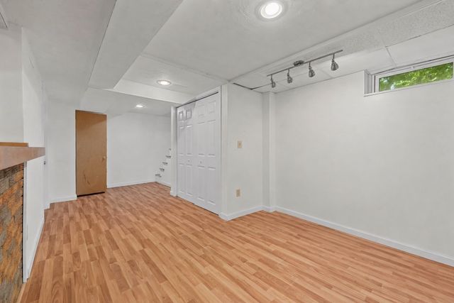 16 Mars Dr, Shrewsbury, MA 01545
