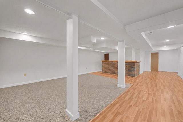 16 Mars Dr, Shrewsbury, MA 01545